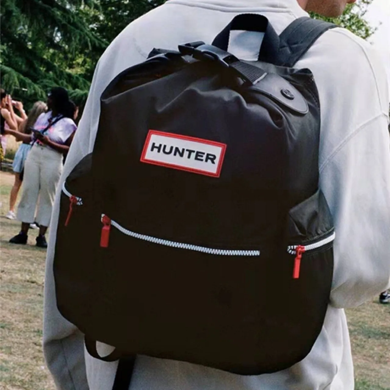 2025 حقيبة ظهر من ماركة Tide ل - مراجعة Streetwear Brand Backpack وسعره
