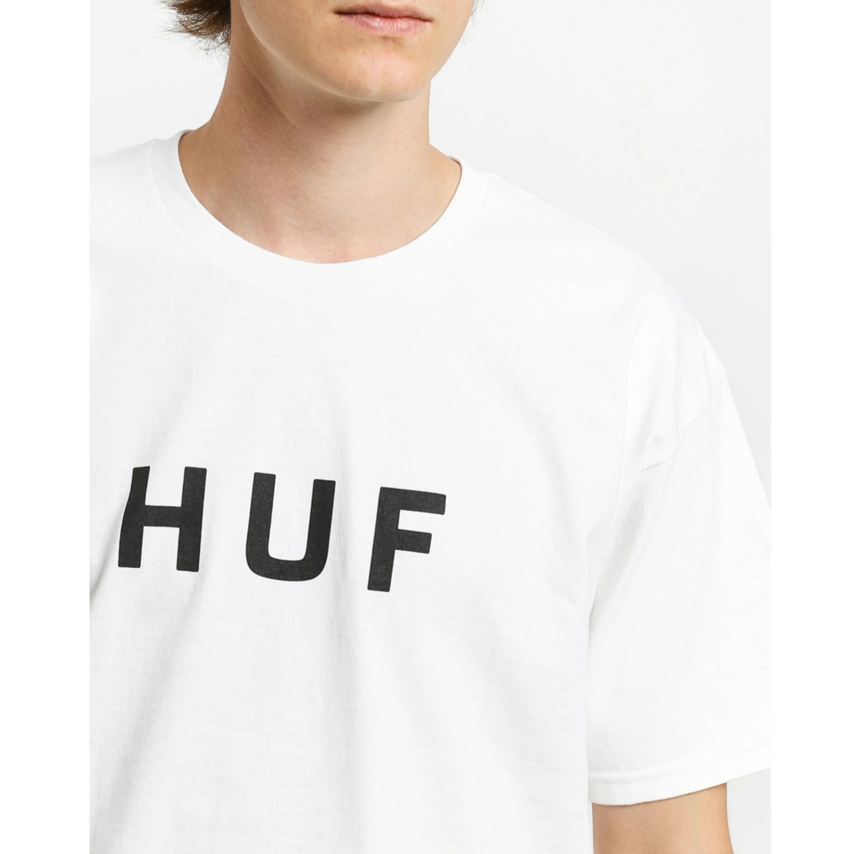 تي شيرت H Classic Logo Skatebo - مراجعة Streetwear Brands Logo وسعره